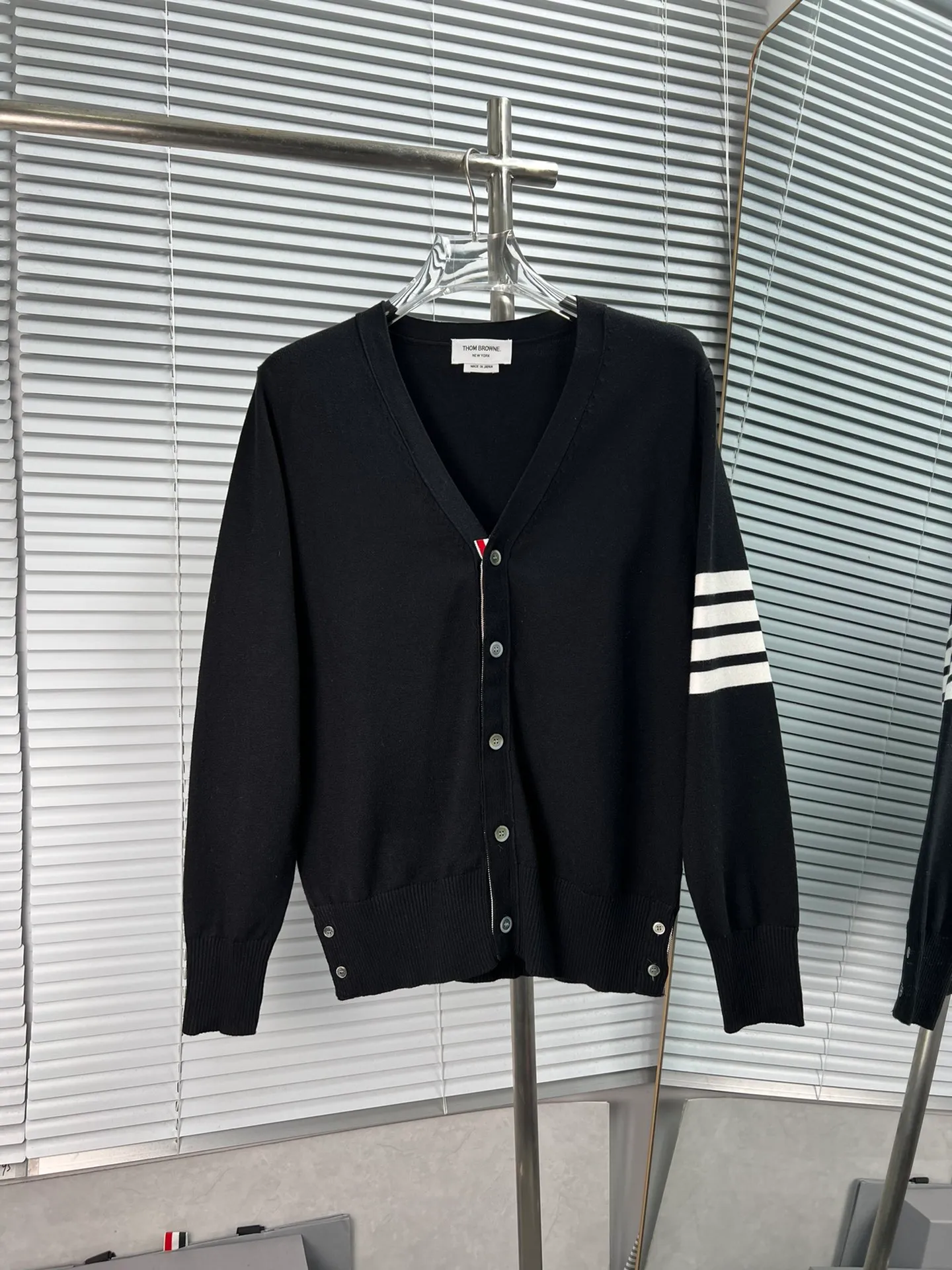 THOM BROWNE Series❄️ ， ， ， ！ ， ， 🌞 ， ， ， ， 🈵️。 ， ， ➕ ， 💎！ Sizes：1.2.3.4 ：White Black Gray Blue